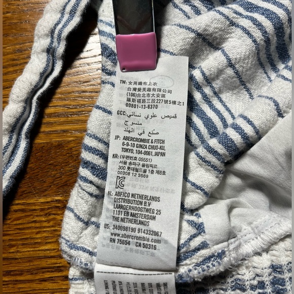 Hollister Tank Top - Adjustable Straps - Picture 6 of 6